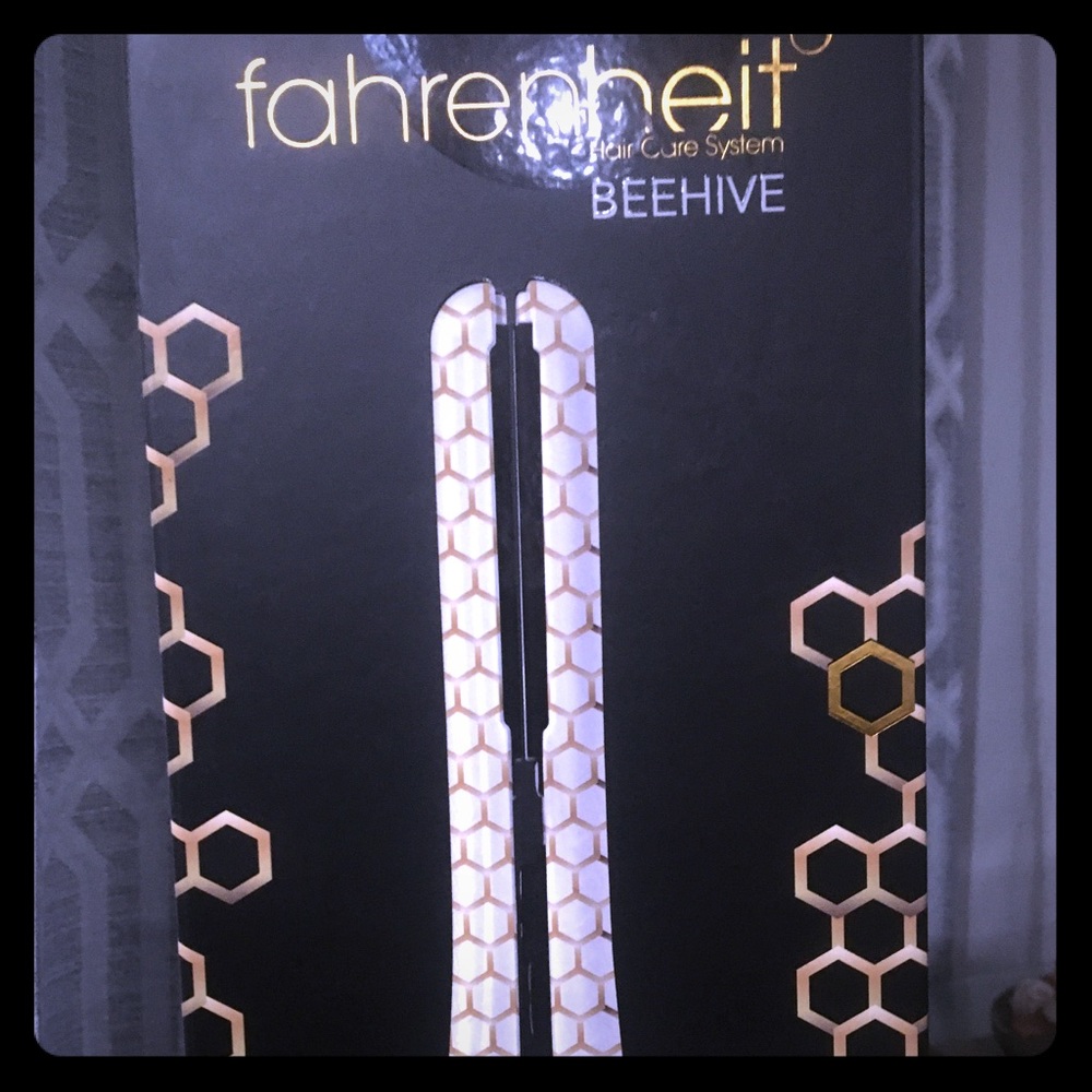 Fahrenheit Hair Carr System Beehive Flat Iron